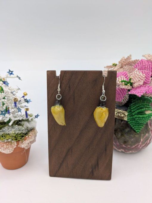 boucle d'oreille bouton de rose jaune 