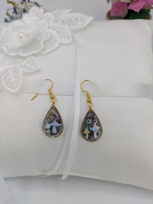 boucle d'oreille champignons magiques noire 